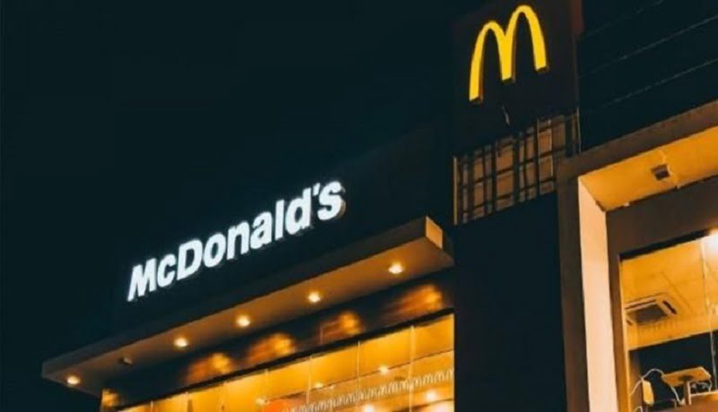 McDonalds ja aceita bitcoin como forma de pagamento em loja de El Salvador 1 696x392 1