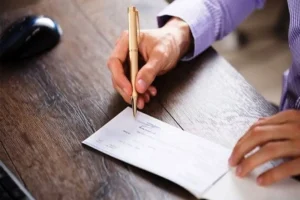 اعلام وضعیت اعتباری صادرکنندگان چک و احتمال برگشت  چک صادره به گیرنده