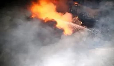 فوری: آتش‌سوزی در شرکت تولید روغن موتور مبارکه/آتش‌سوزی اطفاء شد