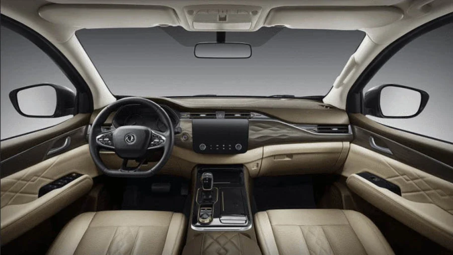 Leo MX8 interior