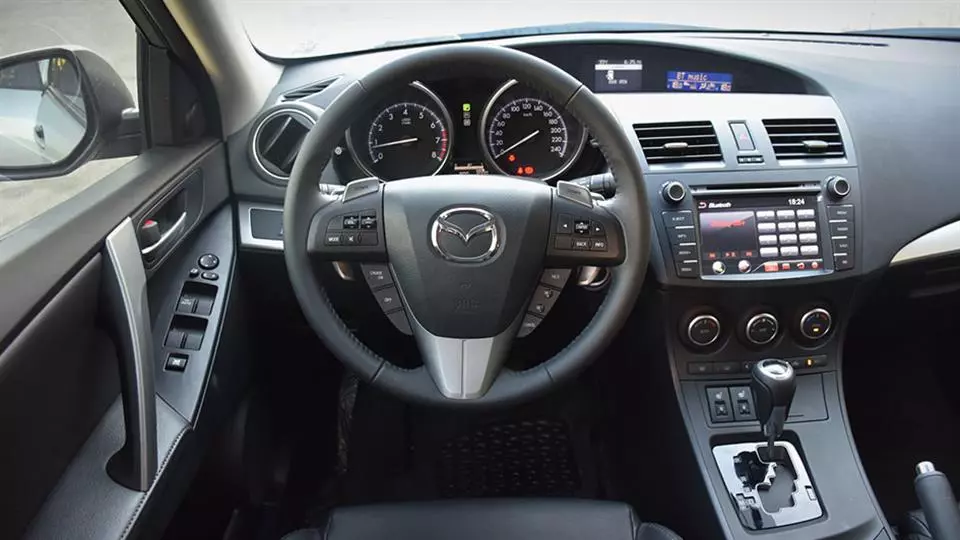 mazda 3 interior