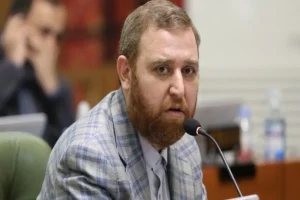 جریان انقلابی هدف حملات اکانت‌های فیک علیه رئیس ستاد کل