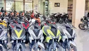 سبقت قیمت موتور سیکلت از خودرو/ وسپا از جک j4 گران‌تر شد!