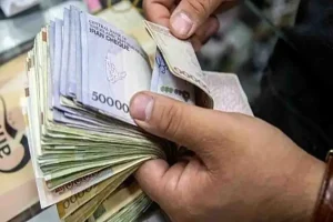 نماینده مجلس: حقوق شاغلان کم است/ اختصاص ۶۰ درصد از سبد هزینه خانوار به مسکن