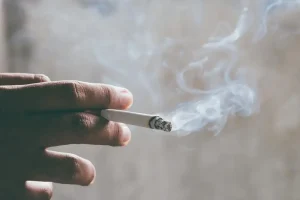 دخانیات باعث مرگ ۵۰۰۰۰ ایرانی در سال می‌شود