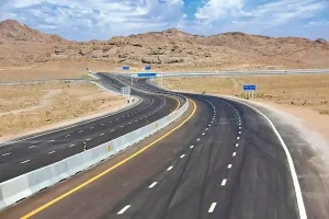 معاون وزیر راه: ۷۶۰ کیلومتر آزادراه در کشور در دست احداث است