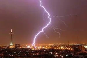بارش و رعدوبرق در نقاط مختلف کشور