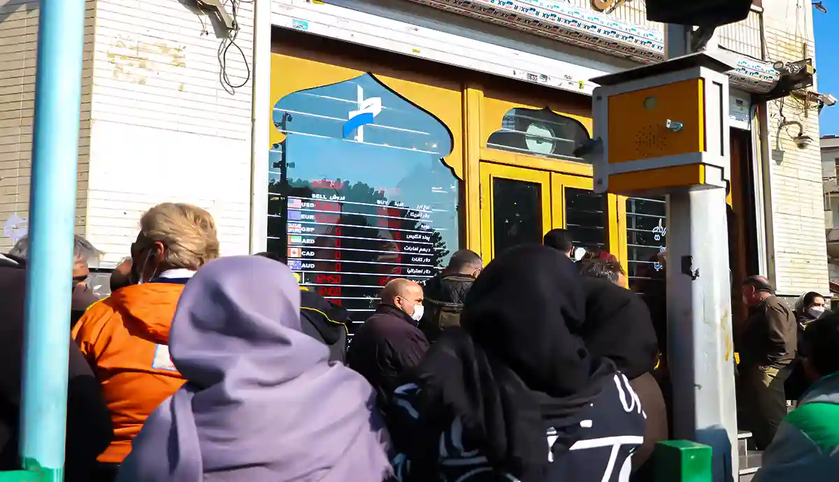 قیمت دلار امروز 18 مهر 1402/ آرایش جنگی در بازار ارز