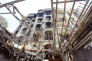 ریزش یک ساختمان در قیام‌دشت تهران