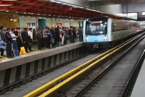 مترو تهران همچنان کرایه نمی‌گیرد
