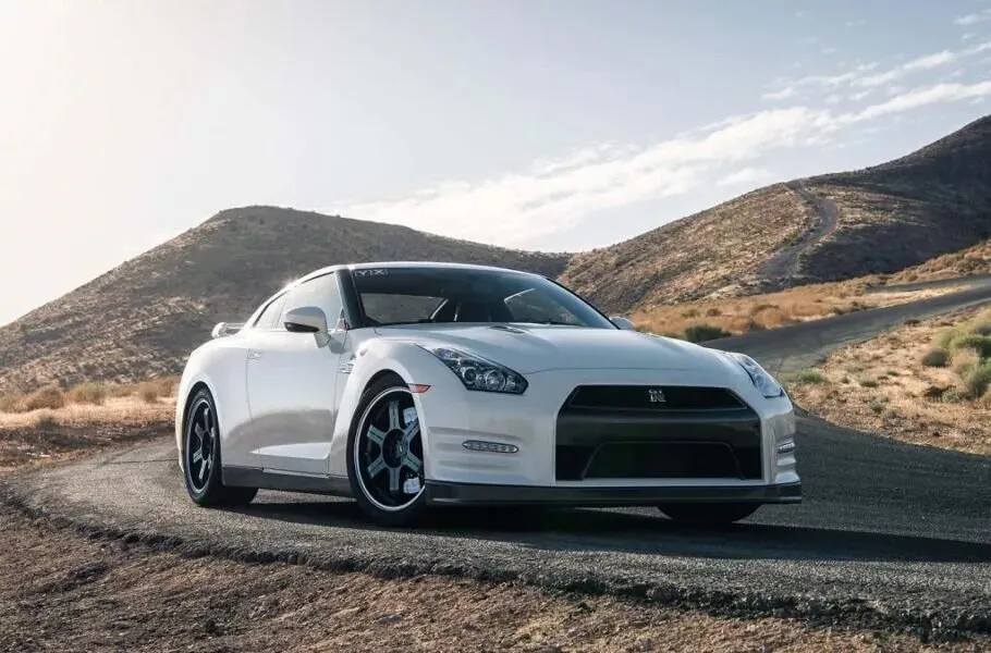 نیسان GT-R