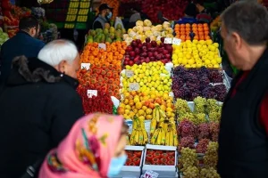 شوک قیمت میوه در بازار پرمحصول تابستان