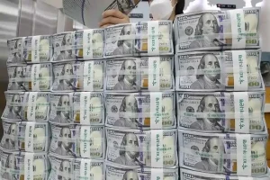 قیمت دلار امروز ۱۰ اردیبهشت 1404 / دلار در کف کریدور ۸۰ هزار تومان تثبیت شد