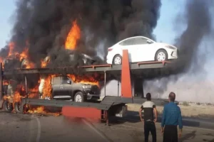 نبرد جان با شعله‌ها؛ آتش‌نشانان در دل حادثه بندرعباس