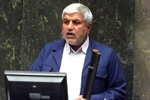قطعا صلاحیت مدیرعامل هلدینگ خلیج فارس بررسی شده است / دخیل کردن مسائل سیاسی در اظهارنظرها کل کشور را متضرر می‌کند