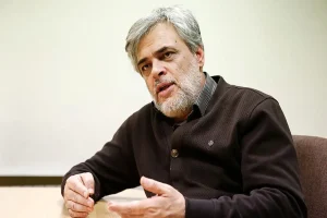آقای‌جبلی! کلید اتاق‌تان را به نگهبان بدهید؛ دست وحیدجلیلی را بگیرید و با هم تشریف ببرید منزل