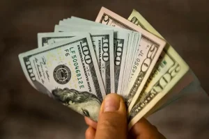 پیش بینی قیمت دلار ۳۱ اردیبهشت ۱۴۰۴ / دلار در کانال ۸۴ هزار تومانی بسته شد