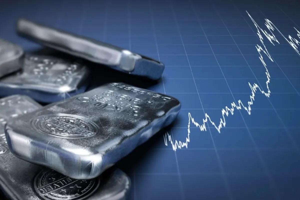 درخشش نقره در سکوت؛ بازدهی 120 درصدی در یک سال! / طلا بخریم یا نقره؟