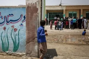 پدیده بازماندگی از تحصیل حاصل تناقض میان واقعیت و قوانین است
