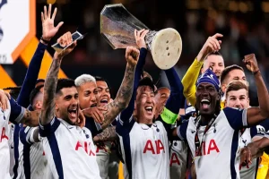 یوفا برای مراسم قهرمانی لیگ اروپا مدال کم آورد