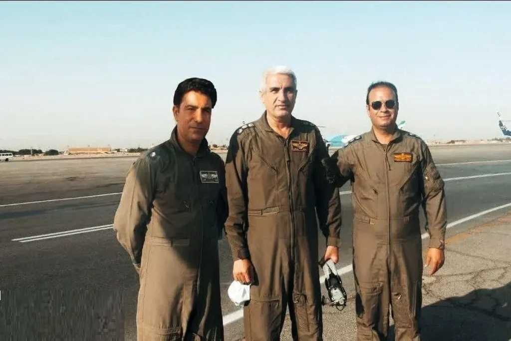 خلبان ak7773