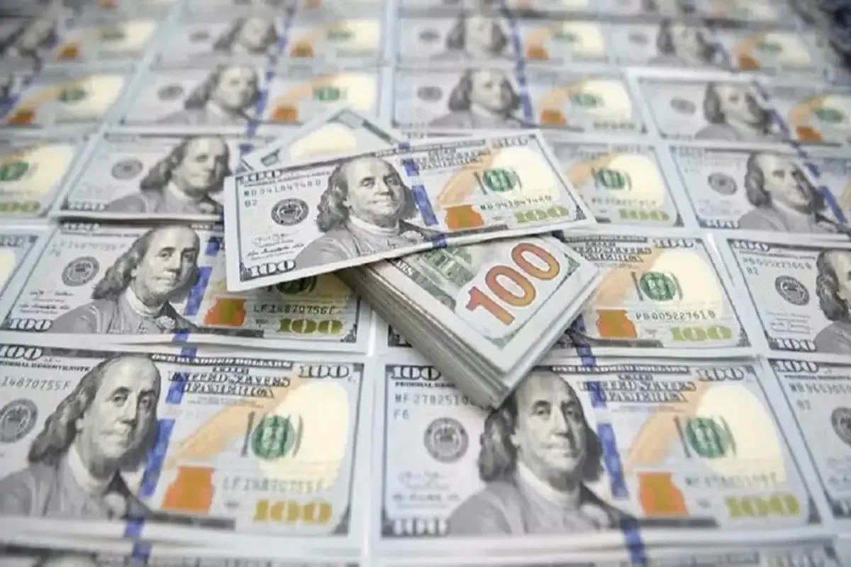 قیمت دلار امروز ۲۵ اردیبهشت ۱۴۰۴ / دلار در کانال ۸۲ هزار تومانی معامله شد