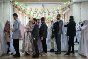 کمیسیون اصل 90 مجلس: صف وام ازدواج و فرزندآوری تبدیل به بحران می‌شود/ دولت و بانک مرکزی به دنبال حذف تسهیلات ازدواج و فرزندآوری هستند؟