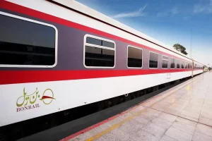 قطار بندرعباس به مشهد با ۸ ساعت تأخیر به مقصد رسید