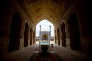 عبور مترو از جوار «مسجد جامع» اصفهان زیر ذره‌بین یونسکو قرار گرفت