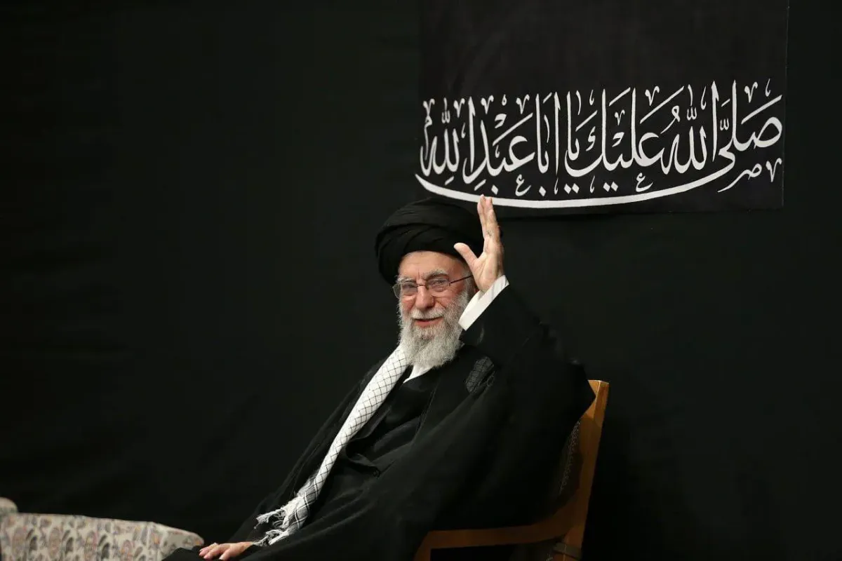 حضور رهبر انقلاب در مراسم شب عاشورا + عکس و ویدئو