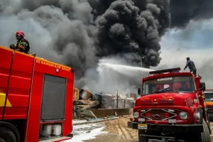 حریق در واحد ۷۵ پالایشگاه آبادان