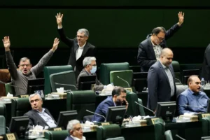با طرح سه فوریتی مجلس برای خروج از NPT چه اتفاقی رخ خواهد داد؟ / هرگونه مذاکره با امریکا و سه کشور اروپایی قطع خواهد شد / همکاری نظارتی هم با آژانس قطع خواهد شد