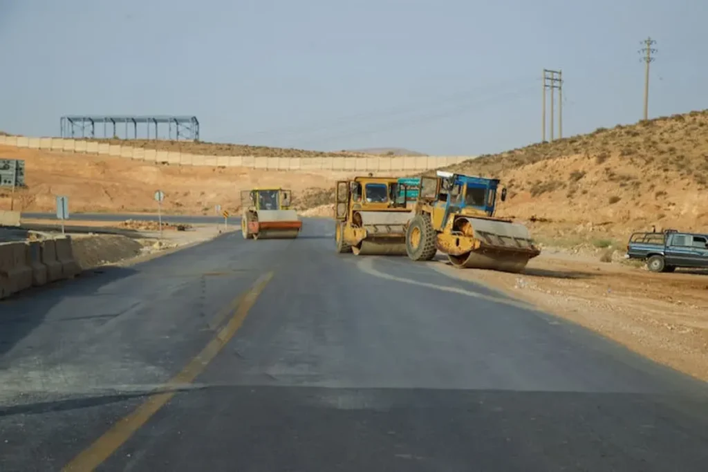 آزادراه فارس اصفهان ak1792 ak6751 1200x800
