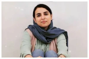 انتقاد روزنامه خراسان از توهین زینب موسوی به فردوسی: از یک زن ایرانی قبیح است