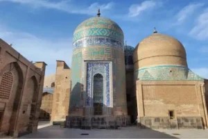 گنبدهای شیخ صفی الدین اردبیلی، کاشی‌های تولیدی مشهد را پس زد/ مطالعات شناختی نسبت به مرمت کاشی‌های آثار تاریخی وجود ندارد