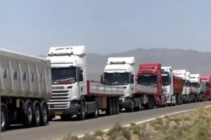 روند ورود کامیون‌ها و کشنده‌های بلاتکلیف در مرز ایران و ترکیه نهایی شد