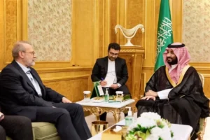 دیدار علی لاریجانی و محمد بن‌سلمان ولیعهد عربستان سعودی