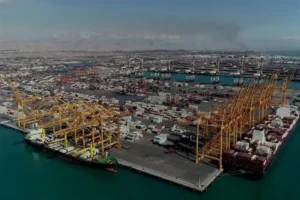 بندر شهیدرجایی به‌عنوان دروازه طلایی ایران در خلیج فارس به‌شمار می‌رود