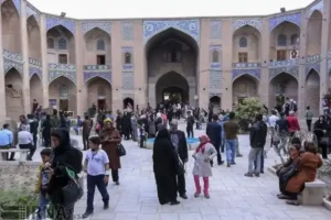 نفوذ آب به‌ کاروانسرای گنجعلی‌خان به‌دلیل فعالیت یک فالوده فروشی!
