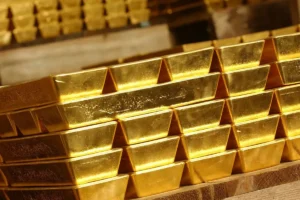 طلای جهانی پس رفت