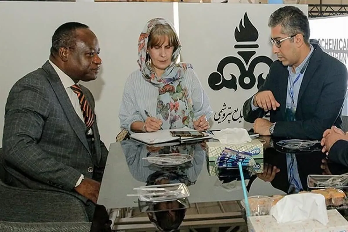 سفیر ساحل عاج: خواهان بهره‌گیری از توان فنی شرکت‌های ایرانی در پتروشیمی هستیم