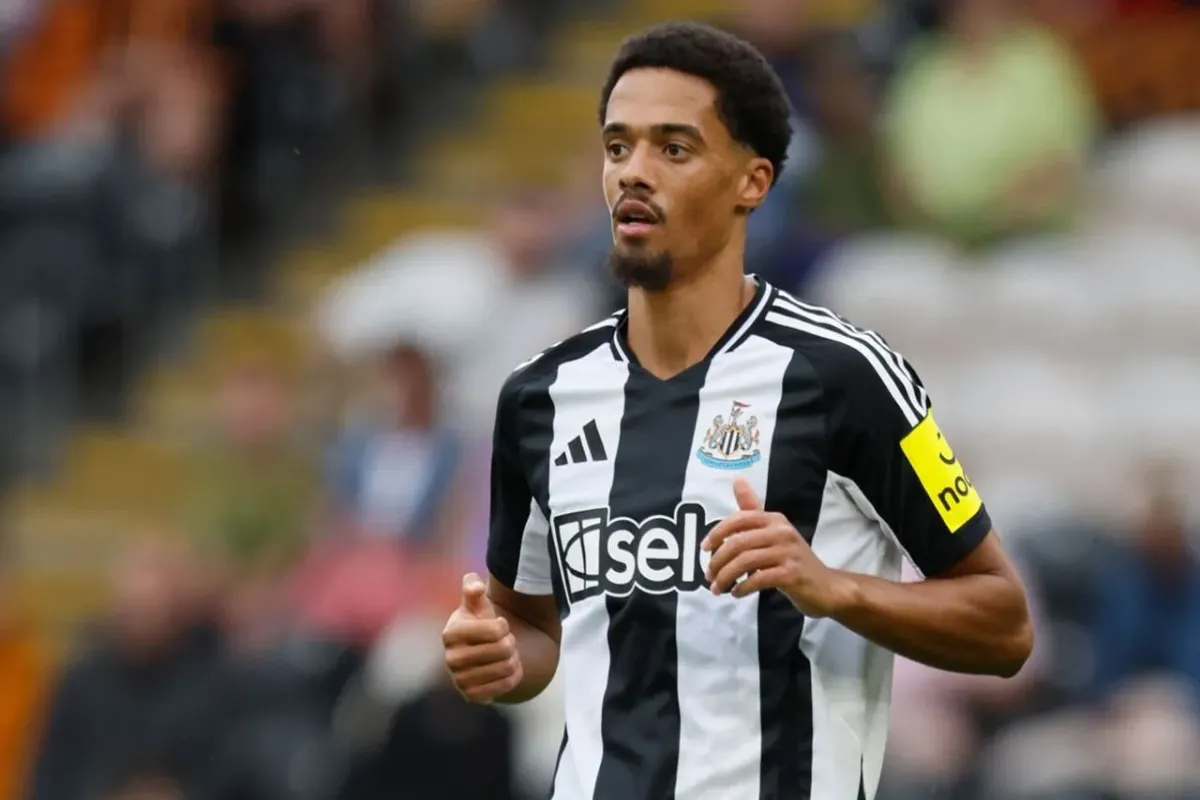 مدافع مورد نظر پرسپولیس وارد تهران شد