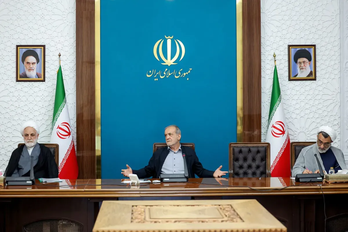 آمایش و ادغام مراکز کم‌بازده علمی، با هدف تمرکز حمایت‌ها بر دانشگاه‌های معتبر و کارآمد