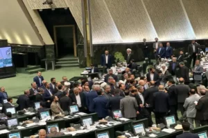 نیکزاد، نایب رئیس مجلس: مجلس یکشنبه نامه نمایندگان درباره ساخت سلاح هسته‌ای را بررسی می‌کند