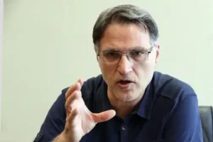 محمدرضا تاجیک: تفکر جبهه پایداری به داعش نزدیک شده/ تندروها مشروعیت و مقبولیت نظام را زیر سوال می برند/ شکاف جریان اصولگرا بیشتر خواهد شد