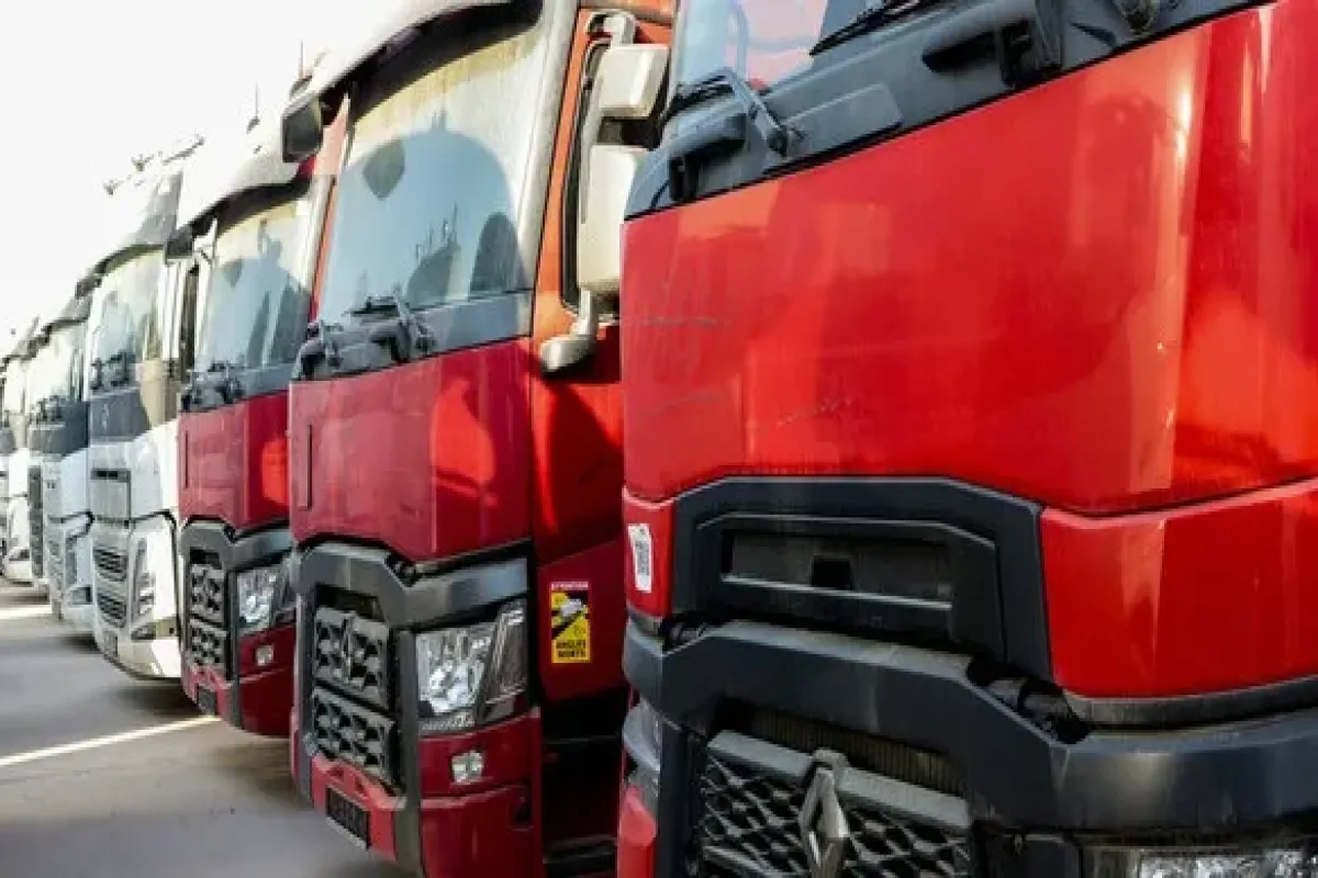 ورود حدود ۳ هزار و ۹۰۰ دستگاه کشنده به کشور