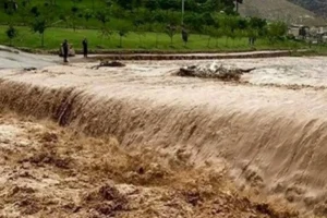 بارش باران در نقاط مختلف کشور و وقوع سیل در هفت استان