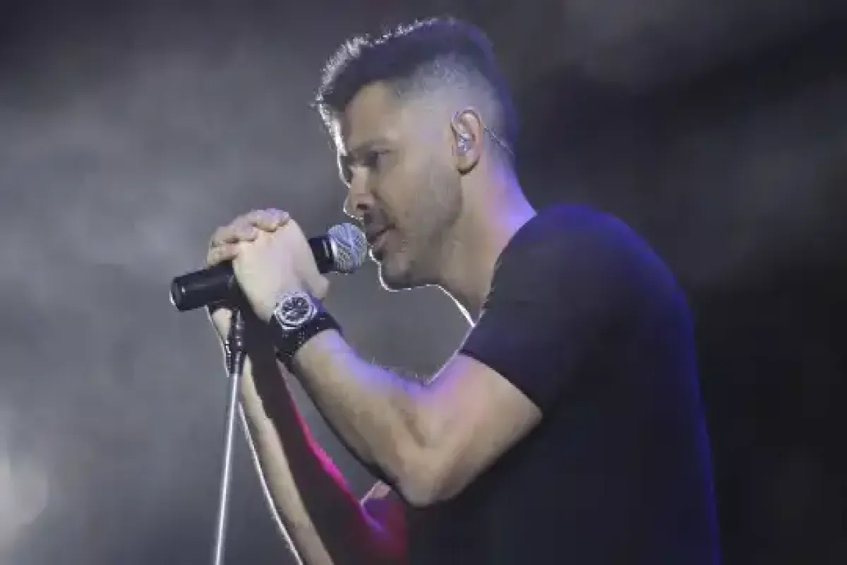 فارس: ساکنان نیاوران کنسرت سیروان خسروی را تعطیل کردند