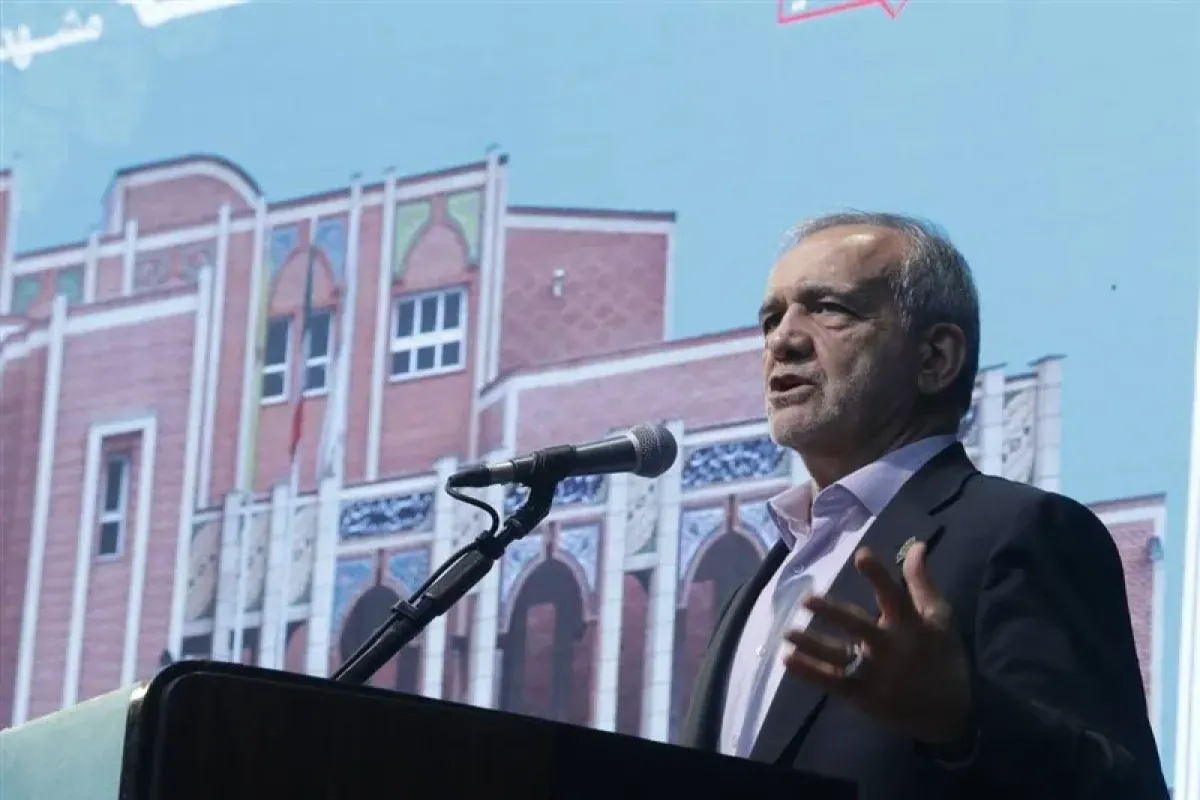 بازدید رئیس جمهور از نمایشگاه ظرفیت‌های هرمزگان