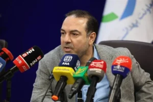 معاون بهداشت از خبرنگاران عذرخواهی کرد